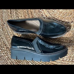 Clark’s women’s slip on Black patent size 7